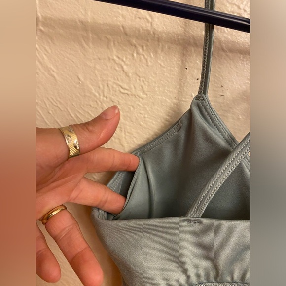 ALO Yoga bra - Picture 4 of 10